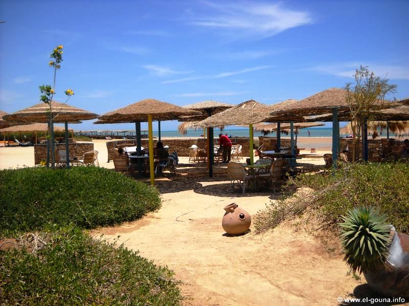 Buzzha Beach Bar & Restaurant 002.jpg